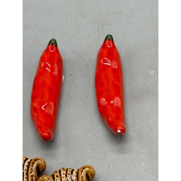 Ceramic Vegetable Fish Chopstick Rests Set Of 7 peppers squid OS red green READ - Picture 3 of 6